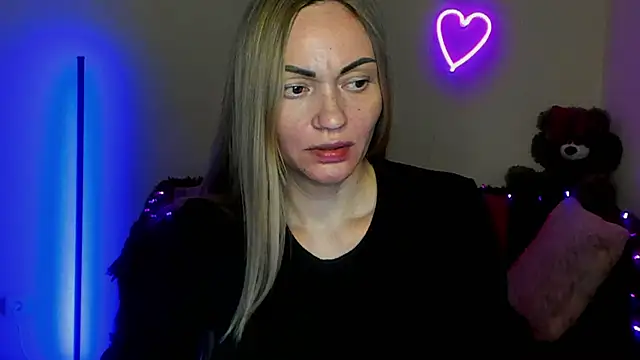 BlondMikey22 online show from April 19, 2026, 6:21 pm