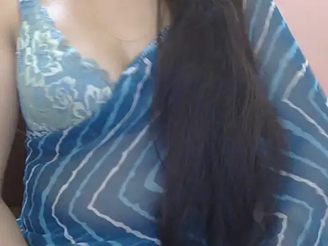 Cute Sheetal online show from May 12, 2026, 1:08 pm