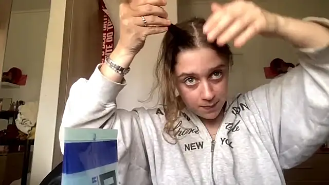 Snapshot of YelenaMohrman chatting on February 13, 2026, 2:46 pm YelenaMohrman online show from February 13, 2026, 2:46 pm