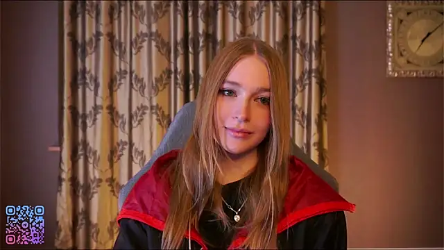 Snapshot of RowenaIanniello chatting on March 13, 2026, 4:35 pm RowenaIanniello online show from March 13, 2026, 4:35 pm