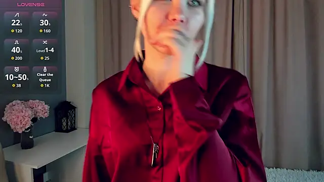 GoldenLenarz online show from March 3, 2026, 11:05 am