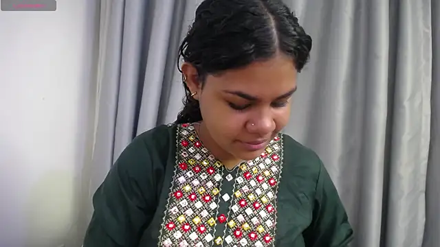yaazhinii online show from June 16, 2026, 11:46 am