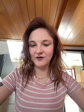 Snapshot of ViviLuu chatting on March 20, 2026, 1:05 pm ViviLuu online show from March 20, 2026, 1:05 pm