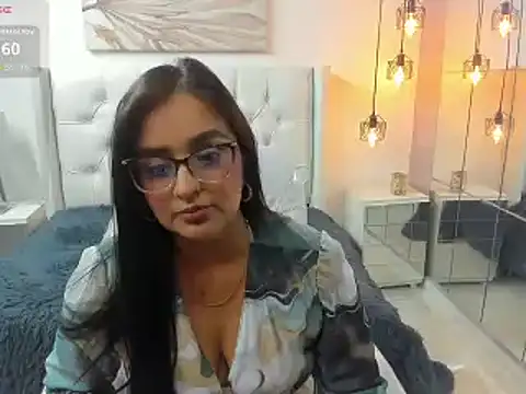 nahomy 7 online show from February 10, 2026, 1:59 pm