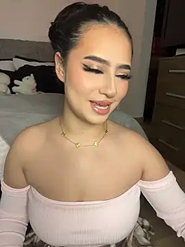 Snapshot of Sofiia_Vegaa chatting on August 4, 2026, 1:20 am Sofiia Vegaa online show from August 4, 2026, 1:20 am
