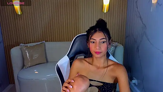 Perla Moon Tx online show from February 28, 2026, 12:39 pm