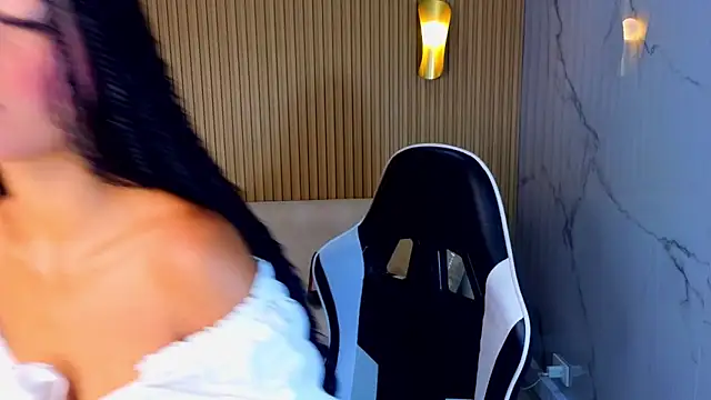 Perla Moon Tx online show from March 10, 2026, 12:32 pm