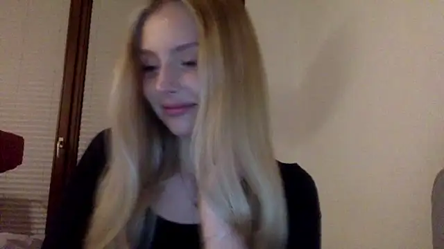 MayaWetDream online show from April 29, 2026, 8:26 pm