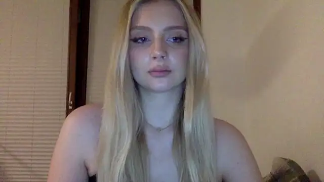 MayaWetDream online show from May 5, 2026, 8:17 pm