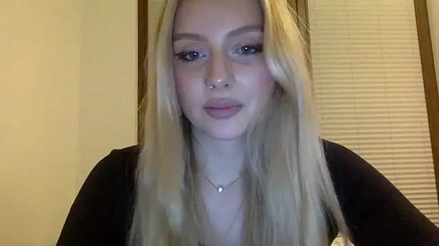MayaWetDream online show from May 12, 2026, 8:17 pm