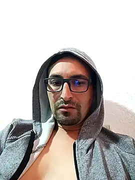 aaron latin69 online show from February 4, 2026, 9:20 pm