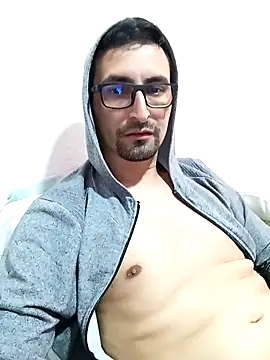 aaron latin69 online show from February 5, 2026, 8:02 pm