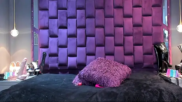 Snapshot of SiennaSuarez chatting on March 23, 2026, 7:18 pm SiennaSuarez online show from March 23, 2026, 7:18 pm