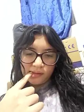 Dahlia-Rose online show from March 6, 2026, 1:24 am