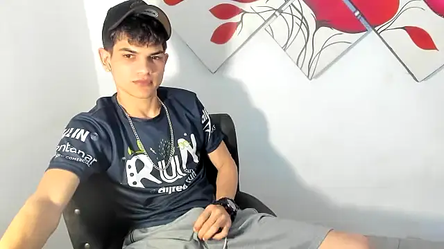 Jesshot bigcock20cm online show from June 7, 2026, 4:49 am