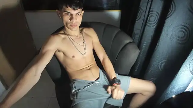 Jesshot bigcock20cm online show from June 19, 2026, 7:56 am