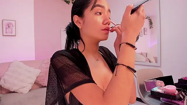 Mila jenner online show from March 10, 2026, 12:54 pm