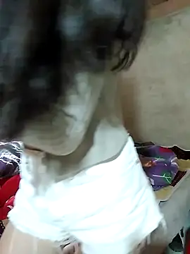 DoliceGirl2k online show from April 4, 2026, 1:26 am