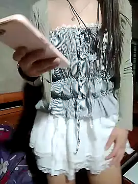 DoliceGirl2k online show from April 4, 2026, 1:30 pm