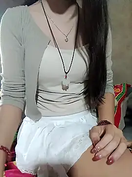 DoliceGirl2k online show from April 9, 2026, 12:32 am