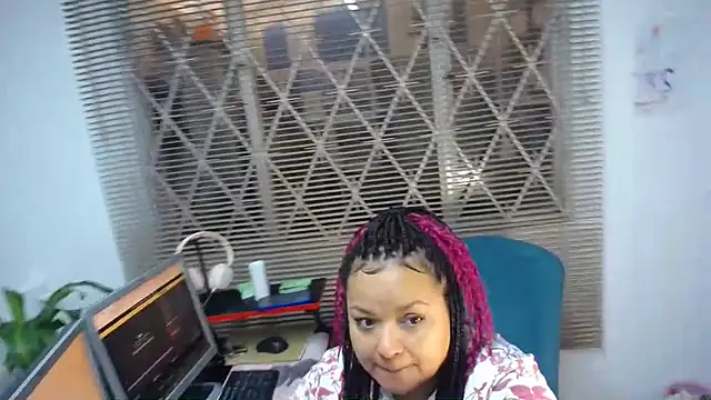SweettSin online show from May 6, 2026, 2:00 pm