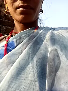 Punam kiyara online show from February 5, 2026, 3:44 am