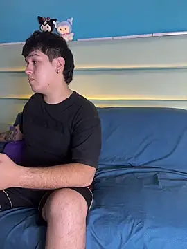 EmilyAndAndrew online show from March 23, 2026, 4:05 am