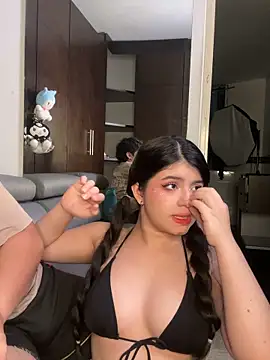 EmilyAndAndrew online show from May 9, 2026, 4:28 am