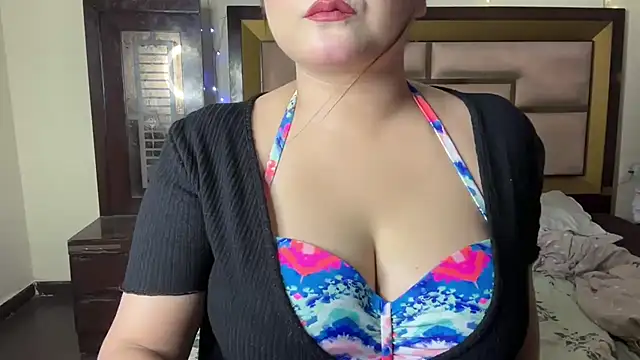 Hersheykaur online show from June 9, 2026, 8:53 pm