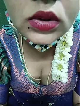 Snapshot of Tamilkannadacouple chatting on June 17, 2026, 1:34 pm Tamilkannadacouple online show from June 17, 2026, 1:34 pm