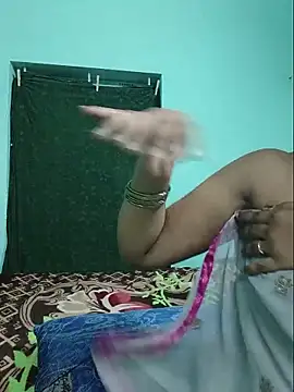 Snapshot of Tamilkannadacouple chatting on June 18, 2026, 1:48 pm Tamilkannadacouple online show from June 18, 2026, 1:48 pm
