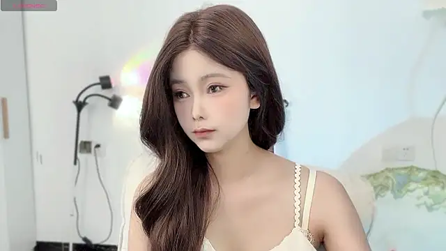 Snapshot of Memeli0 chatting on April 7, 2026, 3:18 am Memeli0 online show from April 7, 2026, 3:18 am