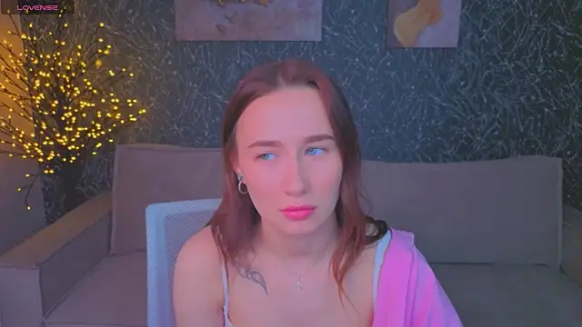  Kiki angel  online show from May 3, 2026, 1:11 am