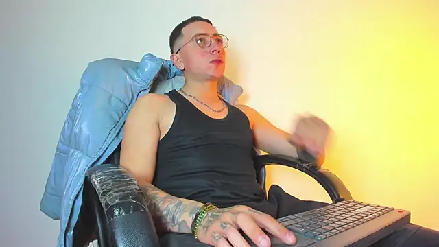 Emmanuel Lust online show from February 5, 2026, 12:21 pm