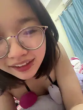 Snapshot of Alicia-a chatting on March 4, 2026, 12:11 pm Alicia-a online show from March 4, 2026, 12:11 pm