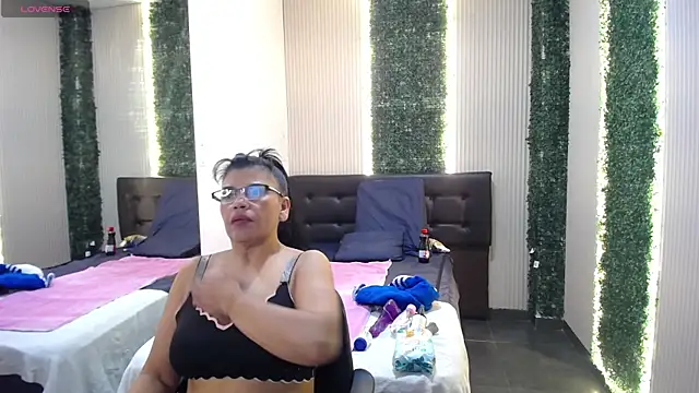 jennifer 0717 online show from May 3, 2026, 8:48 pm