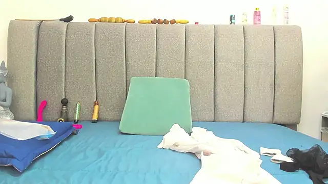 Giselle James online show from March 11, 2026, 7:53 pm