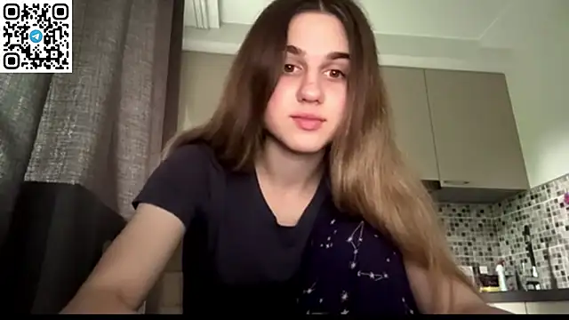 Snapshot of LovelySilk_63 chatting on June 7, 2026, 8:29 am LovelySilk 63 online show from June 7, 2026, 8:29 am