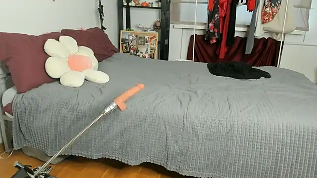 Snapshot of CalmFever chatting on February 19, 2026, 1:18 pm CalmFever online show from February 19, 2026, 1:18 pm