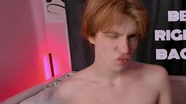 Snapshot of CalmFever chatting on April 9, 2026, 9:09 pm CalmFever online show from April 9, 2026, 9:09 pm