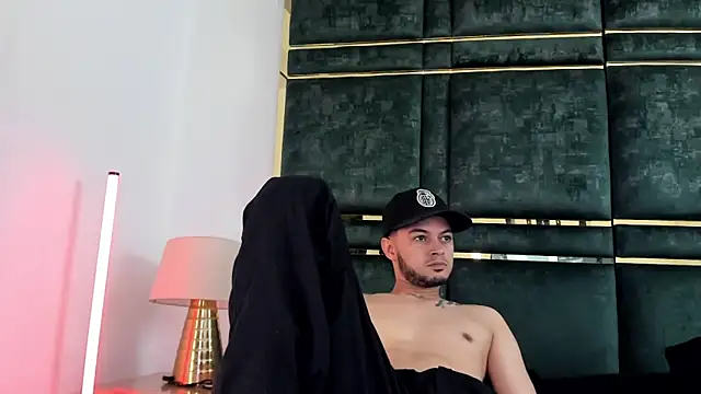 GaelyCoral online show from March 21, 2026, 11:48 am