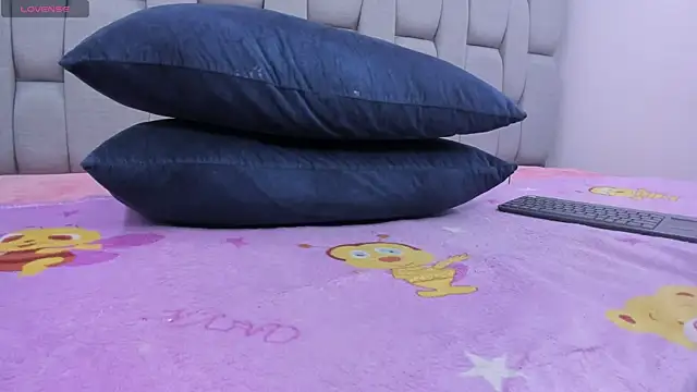 Snapshot of Messy-Saray- chatting on February 6, 2026, 1:47 pm Messy-Saray- online show from February 6, 2026, 1:47 pm