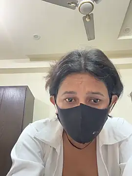 raavigirl online show from February 23, 2026, 4:37 pm