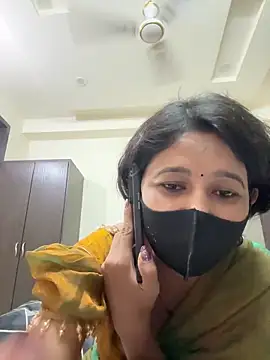 raavigirl online show from March 19, 2026, 2:43 pm