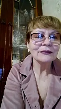 Snapshot of SophieBurns chatting on May 10, 2026, 11:59 am SophieBurns online show from May 10, 2026, 11:59 am