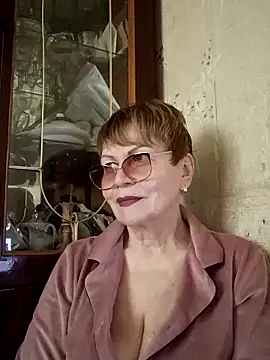 Snapshot of SophieBurns chatting on May 22, 2026, 10:32 am SophieBurns online show from May 22, 2026, 10:32 am