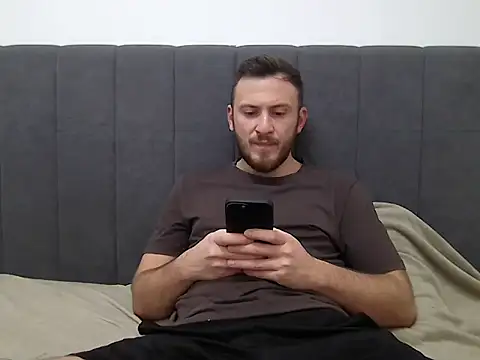 RoyalStudX online show from February 6, 2026, 8:45 pm