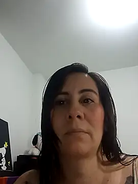 Sophie Tyler online show from April 29, 2026, 2:59 am