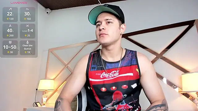 rayan linxx online show from February 23, 2026, 7:33 pm