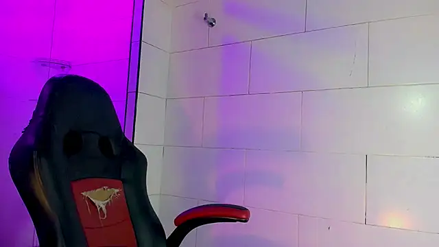 Kendall  fox  online show from February 6, 2026, 11:46 am